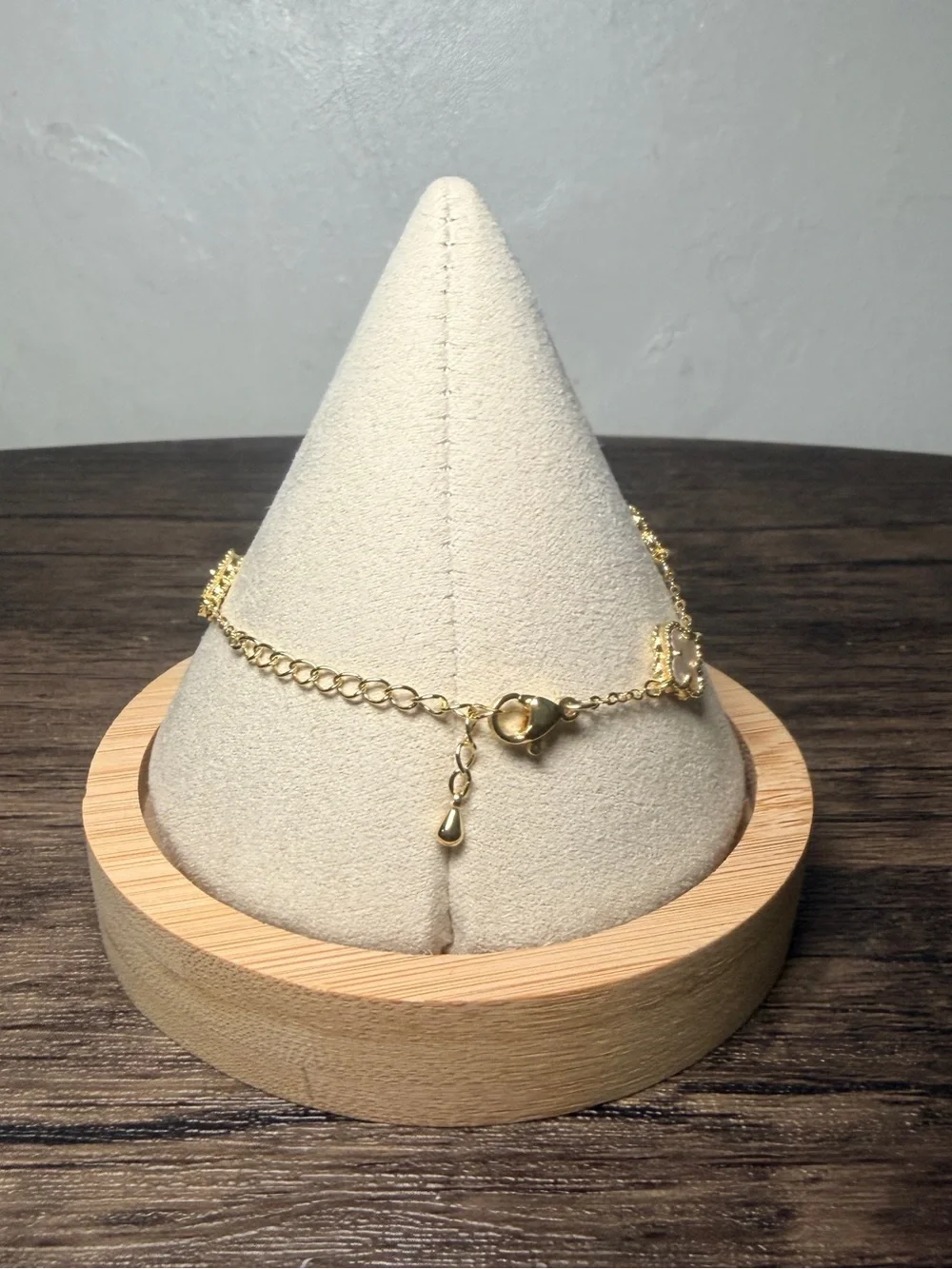 Gold Clover Motif Bracelet with Mother of Pearl Accents